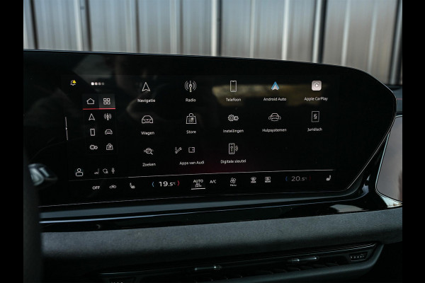 Audi A6 Avant 3.0 TFSI 368PK Quattro S-Edition Panoramadak | Luchtvering | Head-up display | 6-cilinder | Stoelgeheugen | 4-Wiel besturing | Tech Pro | Adaptive cruise control | B&O audio | S-stoelen | Ambiance verlichting | Carbon inleg | Styling kit | 4-Zone climate