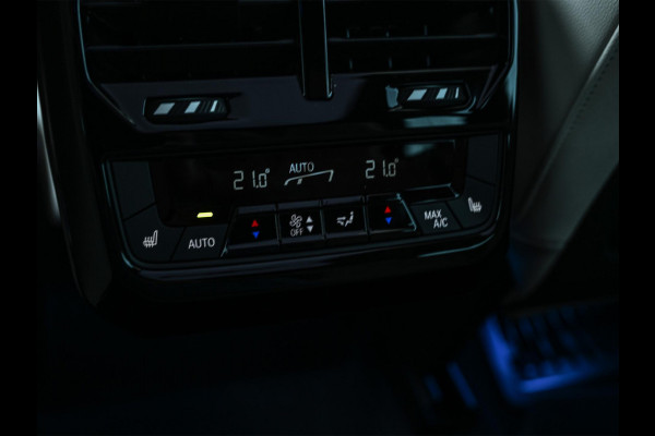 BMW iX xDrive45 101 kWh | NL-auto | Comfort access | Soft close | Iconic glow | Adaptive led | Sky lounge | Driving assistant prof. | Dab+ | Harman/kardon |