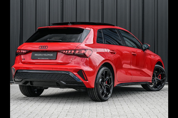 Audi A3 Sportback 45 TFSI e S edition Competition | Panoramadak | 5 jr garantie | Ambiance interieur | Active Cruise | Sonos Sound | S-Seats + Memory | Head-Up | Camera | Stoelverwarming | Keyless