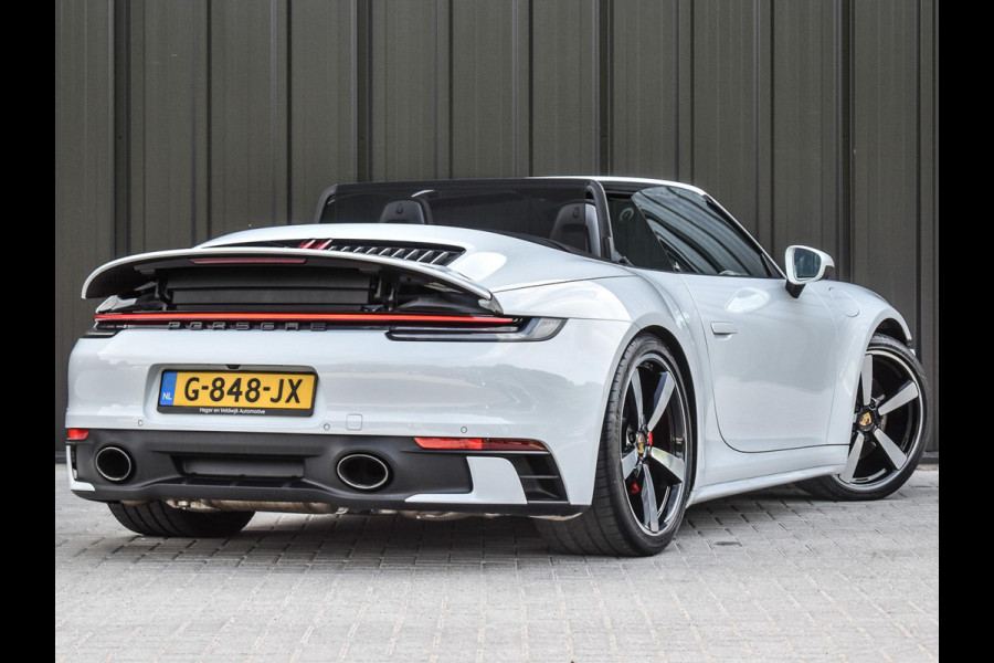 Porsche 911 Cabrio 3.0 Carrera 4 S NL-Auto 451pk | Sport design pack | Achteras besturing | Lift systeem | Sport chrono | 18-wegs memory seats | Burmester sound | Adaptive cruise | Carbon pack | Matrix led | 360 camera | Nw prijs 236.000