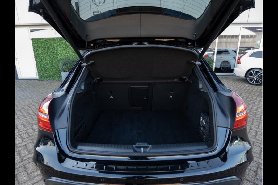 Mercedes-Benz GLA 180 Business Solution AMG Night Upgrade