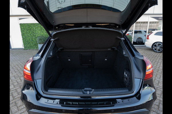 Mercedes-Benz GLA 180 Business Solution AMG Night Upgrade