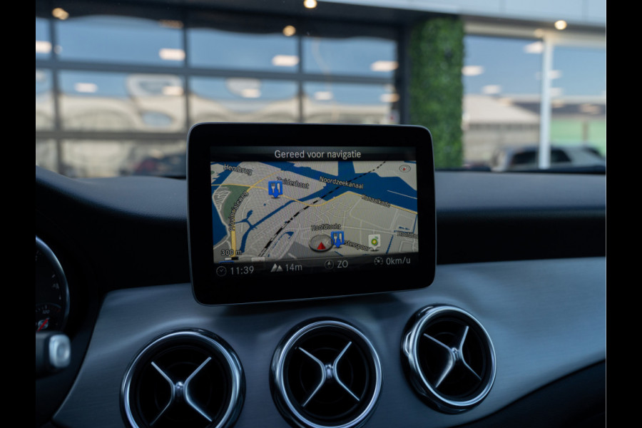 Mercedes-Benz GLA 180 Business Solution AMG Night Upgrade