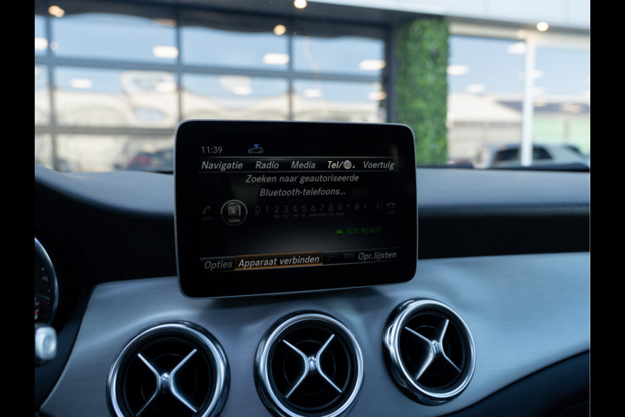 Mercedes-Benz GLA 180 Business Solution AMG Night Upgrade