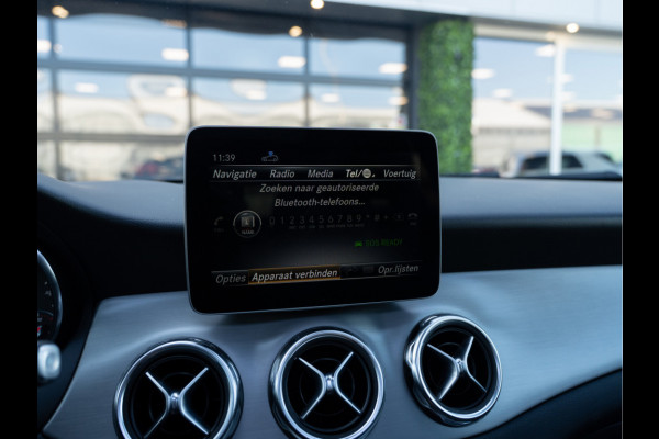 Mercedes-Benz GLA 180 Business Solution AMG Night Upgrade