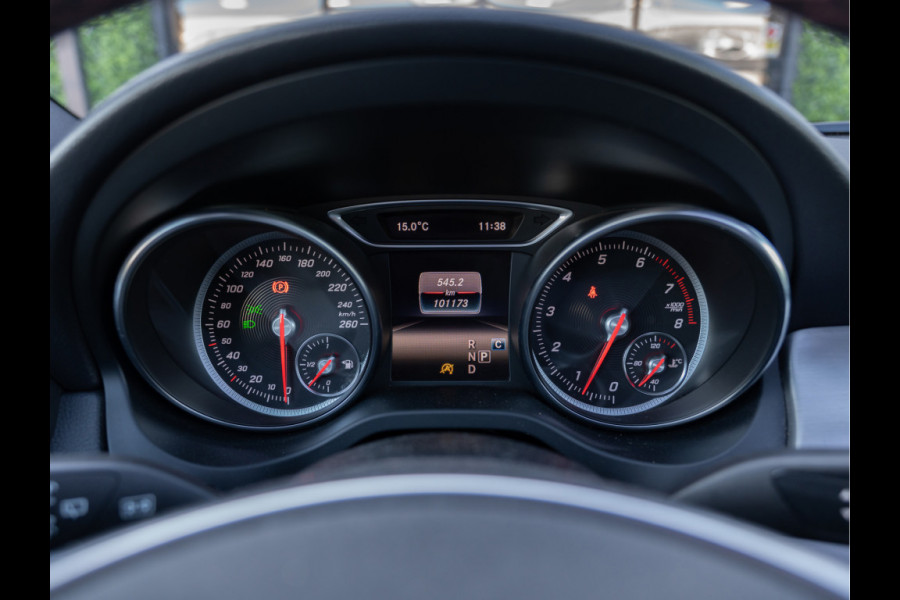 Mercedes-Benz GLA 180 Business Solution AMG Night Upgrade