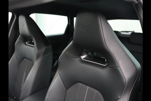 CUPRA Leon 1.4 eHybrid VZ | SOH 93,5% | 245pk | Stoelverwarming | Adaptive cruise | Navigatie | Camera | Stuurverwarming | Park Assist | Sfeerverlichting | Keyless | Full LED | Sportstoelen | PHEV | Plug In