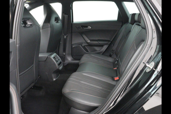CUPRA Leon 1.4 eHybrid VZ | SOH 93,5% | 245pk | Stoelverwarming | Adaptive cruise | Navigatie | Camera | Stuurverwarming | Park Assist | Sfeerverlichting | Keyless | Full LED | Sportstoelen | PHEV | Plug In