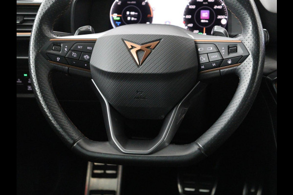 CUPRA Leon 1.4 eHybrid VZ | SOH 93,5% | 245pk | Stoelverwarming | Adaptive cruise | Navigatie | Camera | Stuurverwarming | Park Assist | Sfeerverlichting | Keyless | Full LED | Sportstoelen | PHEV | Plug In