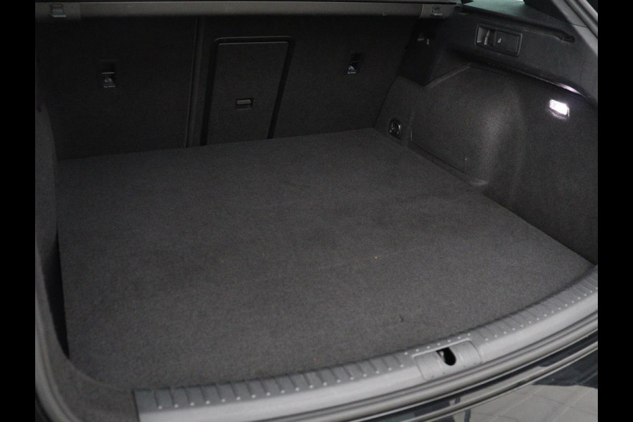 CUPRA Leon 1.4 eHybrid VZ | SOH 93,5% | 245pk | Stoelverwarming | Adaptive cruise | Navigatie | Camera | Stuurverwarming | Park Assist | Sfeerverlichting | Keyless | Full LED | Sportstoelen | PHEV | Plug In