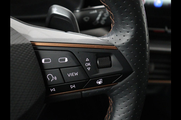 CUPRA Leon 1.4 eHybrid VZ | SOH 93,5% | 245pk | Stoelverwarming | Adaptive cruise | Navigatie | Camera | Stuurverwarming | Park Assist | Sfeerverlichting | Keyless | Full LED | Sportstoelen | PHEV | Plug In