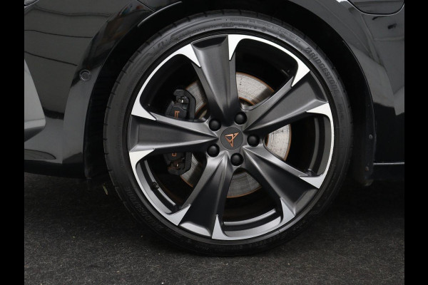 CUPRA Leon 1.4 eHybrid VZ | SOH 93,5% | 245pk | Stoelverwarming | Adaptive cruise | Navigatie | Camera | Stuurverwarming | Park Assist | Sfeerverlichting | Keyless | Full LED | Sportstoelen | PHEV | Plug In