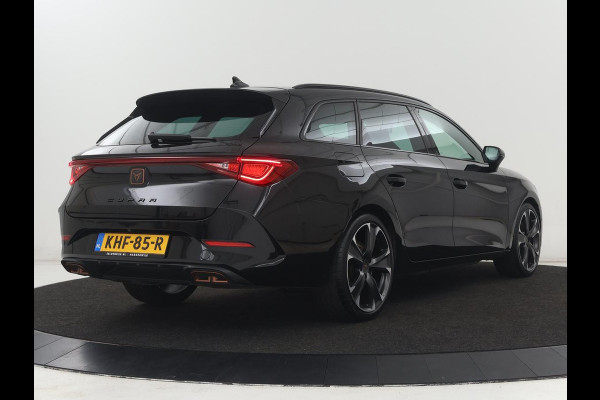 CUPRA Leon 1.4 eHybrid VZ | SOH 93,5% | 245pk | Stoelverwarming | Adaptive cruise | Navigatie | Camera | Stuurverwarming | Park Assist | Sfeerverlichting | Keyless | Full LED | Sportstoelen | PHEV | Plug In