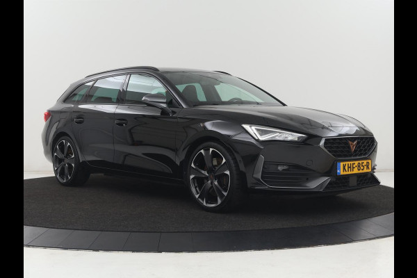 CUPRA Leon 1.4 eHybrid VZ | SOH 93,5% | 245pk | Stoelverwarming | Adaptive cruise | Navigatie | Camera | Stuurverwarming | Park Assist | Sfeerverlichting | Keyless | Full LED | Sportstoelen | PHEV | Plug In