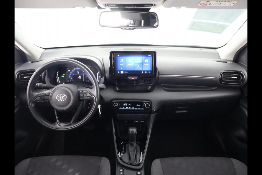 Toyota Yaris 1.5 HYBRID DYNAMIC PACK GARANTIE 2035 !! BIJNA NIEUW. CAMERA. APPEL/ANDROID/ ADAPTIVE