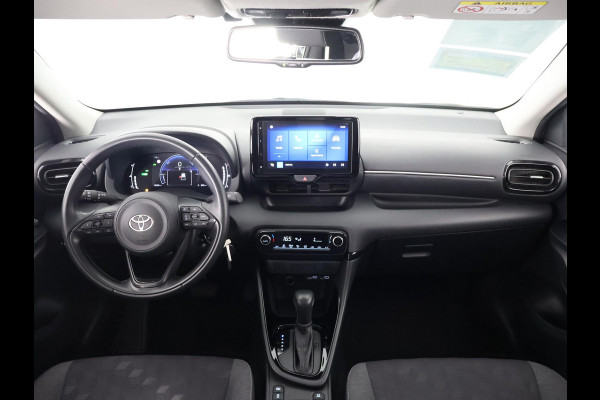 Toyota Yaris 1.5 HYBRID DYNAMIC PACK GARANTIE 2035 !! BIJNA NIEUW. CAMERA. APPEL/ANDROID/ ADAPTIVE