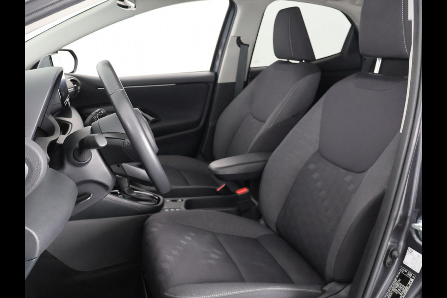 Toyota Yaris 1.5 HYBRID DYNAMIC PACK GARANTIE 2035 !! BIJNA NIEUW. CAMERA. APPEL/ANDROID/ ADAPTIVE