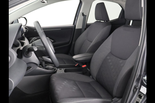 Toyota Yaris 1.5 HYBRID DYNAMIC PACK GARANTIE 2035 !! BIJNA NIEUW. CAMERA. APPEL/ANDROID/ ADAPTIVE