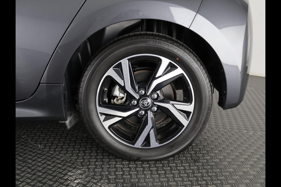 Toyota Yaris 1.5 HYBRID DYNAMIC PACK GARANTIE 2035 !! BIJNA NIEUW. CAMERA. APPEL/ANDROID/ ADAPTIVE