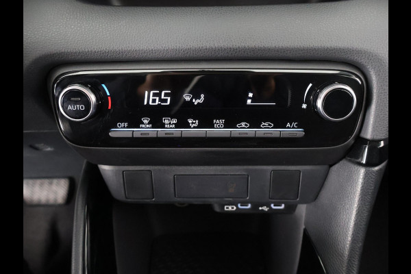 Toyota Yaris 1.5 HYBRID DYNAMIC PACK GARANTIE 2035 !! BIJNA NIEUW. CAMERA. APPEL/ANDROID/ ADAPTIVE
