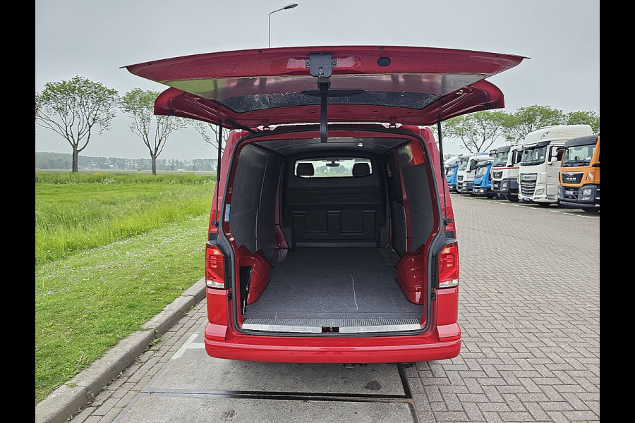 Volkswagen Transporter 2.0 TDI L2H1 Edition Automaat Navi Camera