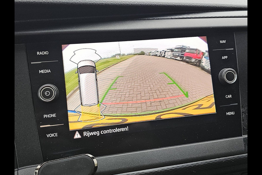 Volkswagen Transporter 2.0 TDI L2H1 Edition Automaat Navi Camera