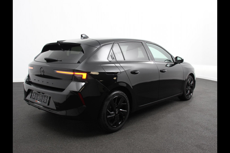 Opel Astra 1.2 Turbo GS Navigatie Apple Carplay/Android Auto Camera Parkeersensoren Adaptive Cruise Control Full LED Stoel-en stuurverwarming Virtual Cockpit Climate Control Lichtmetalen velgen