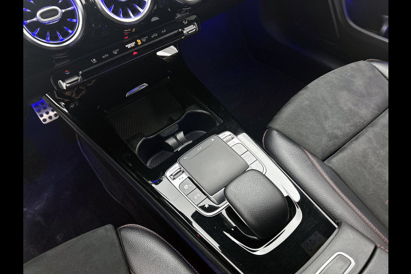 Mercedes-Benz CLA-Klasse Shooting Brake 180 Business Solution AMG(Goed ondH, SfeerVerlichting, Navi Groot, StoelV, Carplay, Etc)