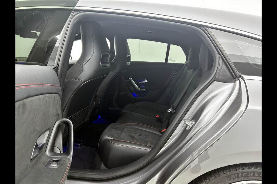 Mercedes-Benz CLA-Klasse Shooting Brake 180 Business Solution AMG(Goed ondH, SfeerVerlichting, Navi Groot, StoelV, Carplay, Etc)