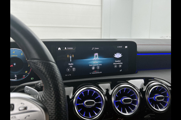 Mercedes-Benz CLA-Klasse Shooting Brake 180 Business Solution AMG(Goed ondH, SfeerVerlichting, Navi Groot, StoelV, Carplay, Etc)