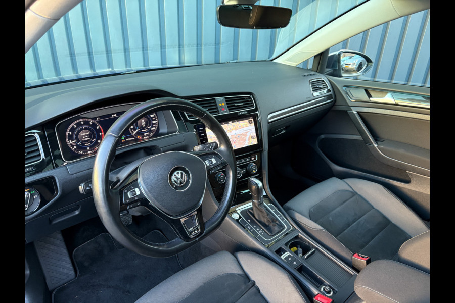 Volkswagen Golf 1.5 TSI Highline Business R | Panodak | Groot Navi | Trekhaak afnb. | Keyless | Prijs Rijklaar!!