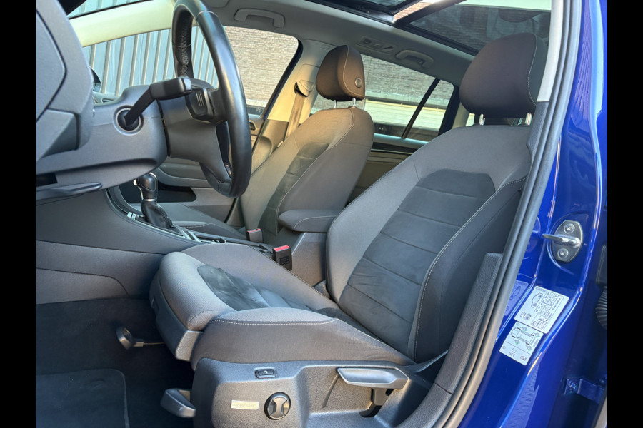 Volkswagen Golf 1.5 TSI Highline Business R | Panodak | Groot Navi | Trekhaak afnb. | Keyless | Prijs Rijklaar!!