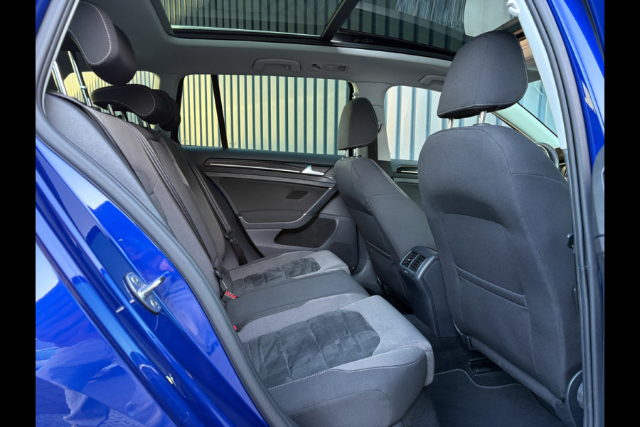 Volkswagen Golf 1.5 TSI Highline Business R | Panodak | Groot Navi | Trekhaak afnb. | Keyless | Prijs Rijklaar!!