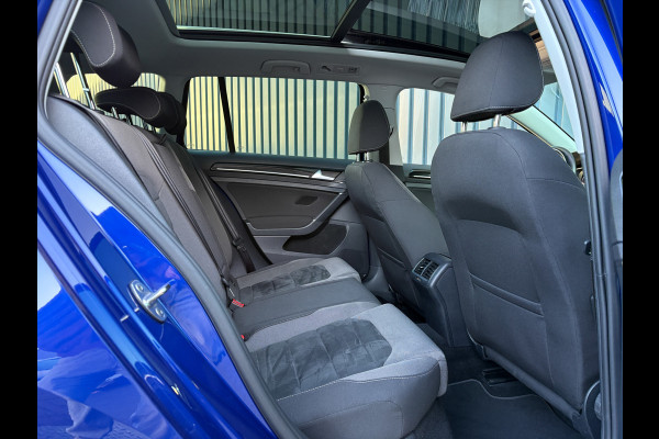 Volkswagen Golf 1.5 TSI Highline Business R | Panodak | Groot Navi | Trekhaak afnb. | Keyless | Prijs Rijklaar!!