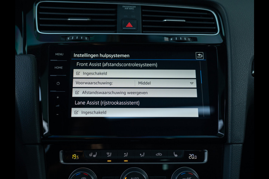 Volkswagen Golf 1.5 TSI Highline Business R | Panodak | Groot Navi | Trekhaak afnb. | Keyless | Prijs Rijklaar!!