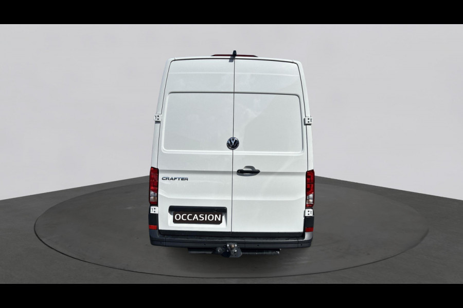 Volkswagen Crafter L3H3 2.0 TDI 140pk 3.5T Highline / Geveerde stoel / Camera / Trekhaak / App Connect