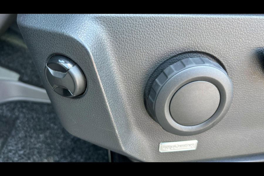 Volkswagen Crafter L3H3 2.0 TDI 140pk 3.5T Highline / Geveerde stoel / Camera / Trekhaak / App Connect