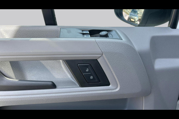 Volkswagen Crafter L3H3 2.0 TDI 140pk 3.5T Highline / Geveerde stoel / Camera / Trekhaak / App Connect