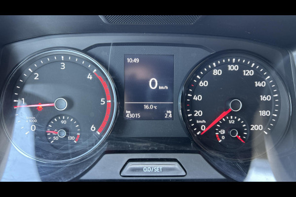 Volkswagen Crafter L3H3 2.0 TDI 140pk 3.5T Highline / Geveerde stoel / Camera / Trekhaak / App Connect