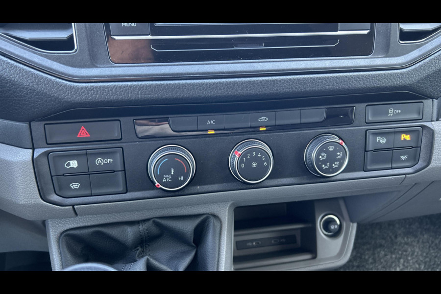 Volkswagen Crafter L3H3 2.0 TDI 140pk 3.5T Highline / Geveerde stoel / Camera / Trekhaak / App Connect