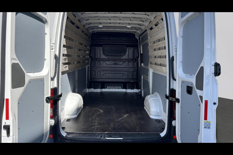 Volkswagen Crafter L3H3 2.0 TDI 140pk 3.5T Highline / Geveerde stoel / Camera / Trekhaak / App Connect