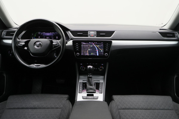 Škoda Superb Combi 1.4 TSI PHEV Sportline Business SOH 100%, Virtual Cockpit, Keyless, Camera, Apple Carplay, PDC, 18"
