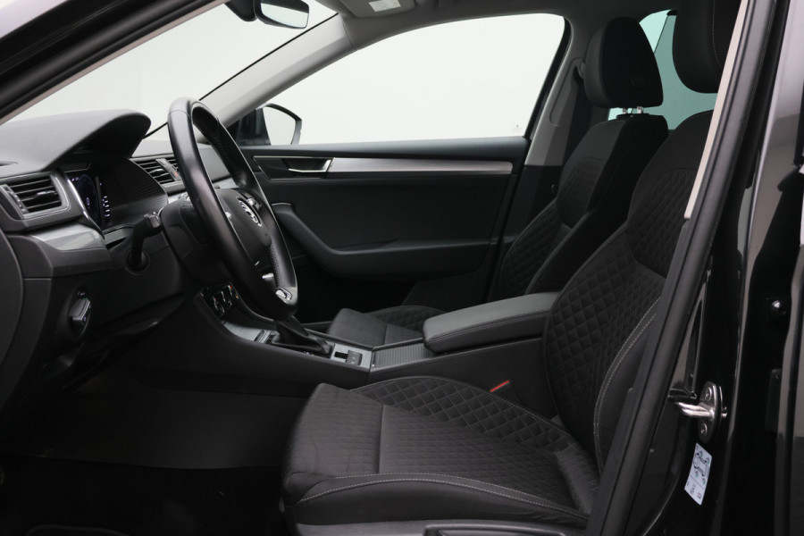 Škoda Superb Combi 1.4 TSI PHEV Sportline Business SOH 100%, Virtual Cockpit, Keyless, Camera, Apple Carplay, PDC, 18"