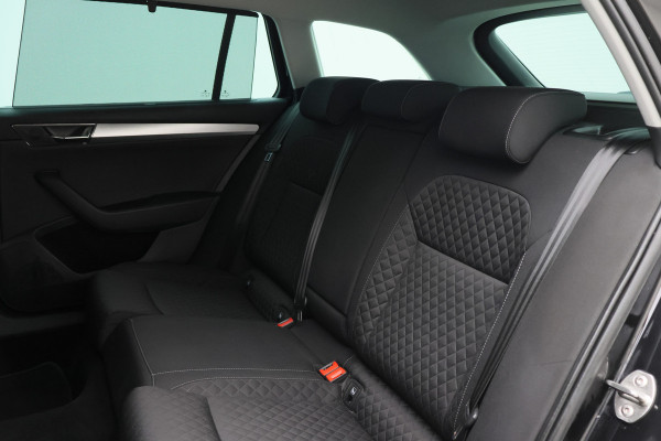 Škoda Superb Combi 1.4 TSI PHEV Sportline Business SOH 100%, Virtual Cockpit, Keyless, Camera, Apple Carplay, PDC, 18"