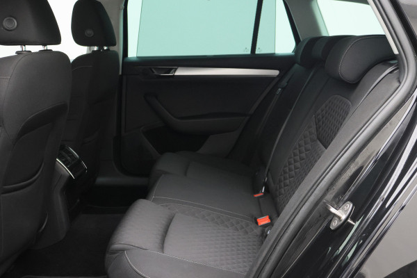 Škoda Superb Combi 1.4 TSI PHEV Sportline Business SOH 100%, Virtual Cockpit, Keyless, Camera, Apple Carplay, PDC, 18"