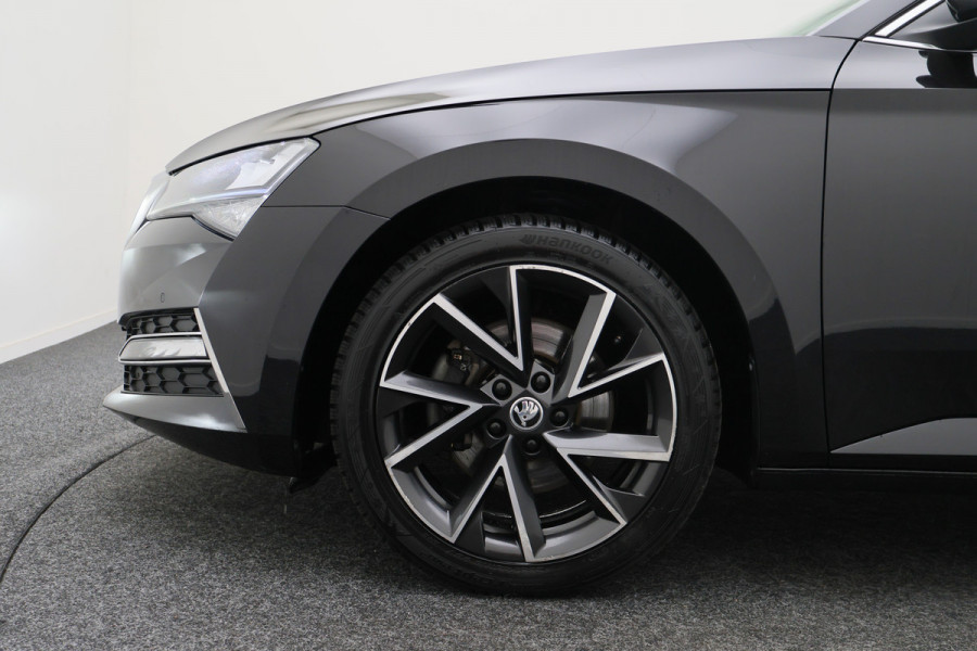Škoda Superb Combi 1.4 TSI PHEV Sportline Business SOH 100%, Virtual Cockpit, Keyless, Camera, Apple Carplay, PDC, 18"