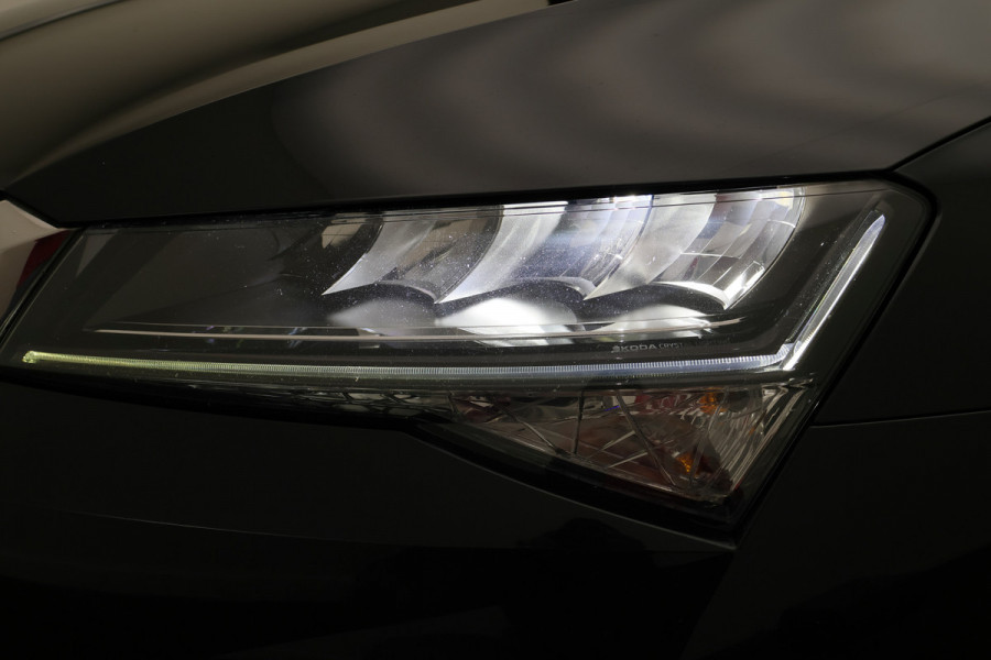 Škoda Superb Combi 1.4 TSI PHEV Sportline Business SOH 100%, Virtual Cockpit, Keyless, Camera, Apple Carplay, PDC, 18"