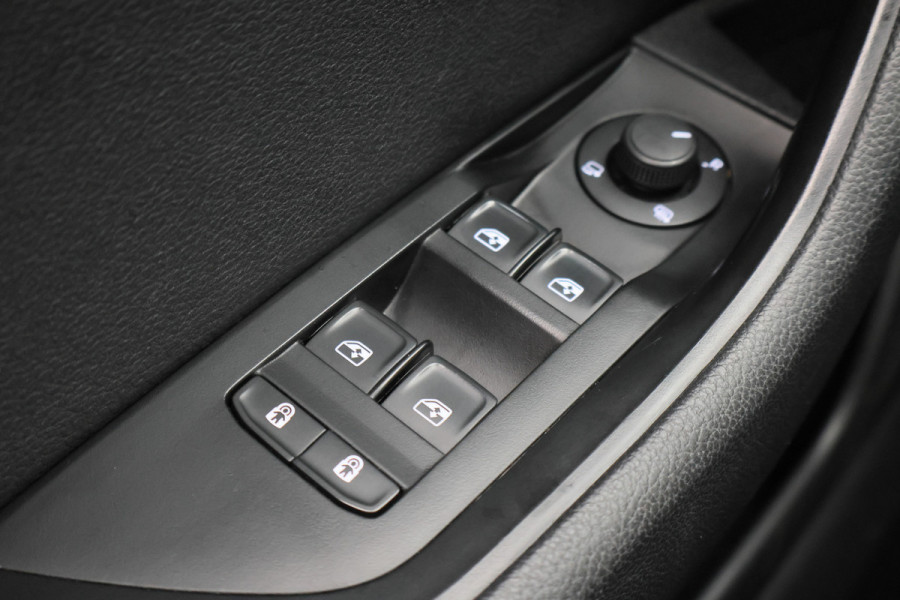 Škoda Superb Combi 1.4 TSI PHEV Sportline Business SOH 100%, Virtual Cockpit, Keyless, Camera, Apple Carplay, PDC, 18"