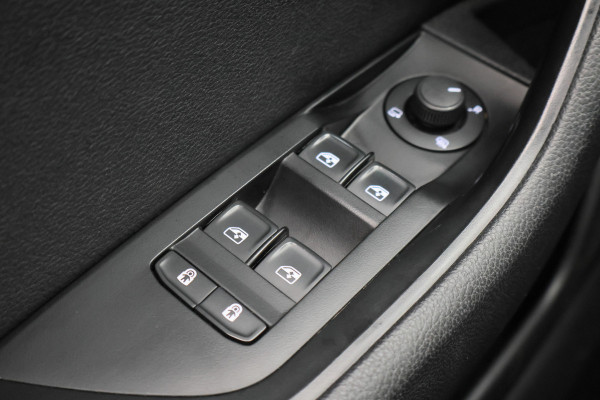 Škoda Superb Combi 1.4 TSI PHEV Sportline Business SOH 100%, Virtual Cockpit, Keyless, Camera, Apple Carplay, PDC, 18"