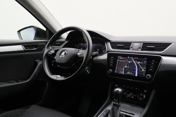 Škoda Superb Combi 1.4 TSI PHEV Sportline Business SOH 100%, Virtual Cockpit, Keyless, Camera, Apple Carplay, PDC, 18"